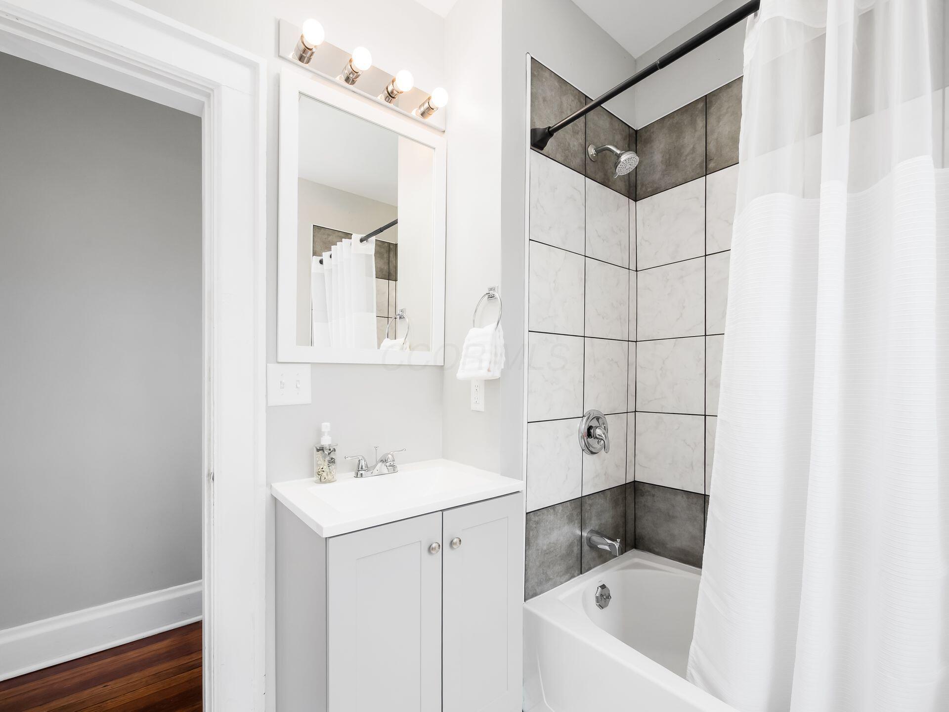 384 E 13th Avenue, Columbus, Ohio image 36