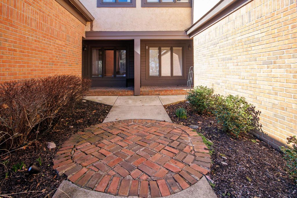 Photo of 7187 Inverness Court, Dublin, OH 43016 (MLS # 226009543)