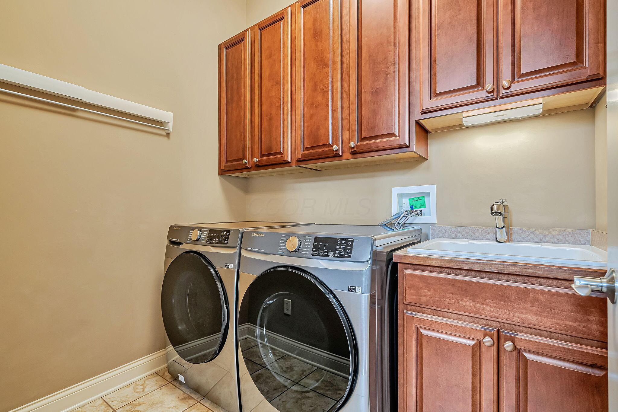 6016 Tournament Drive, Westerville, Ohio image 37