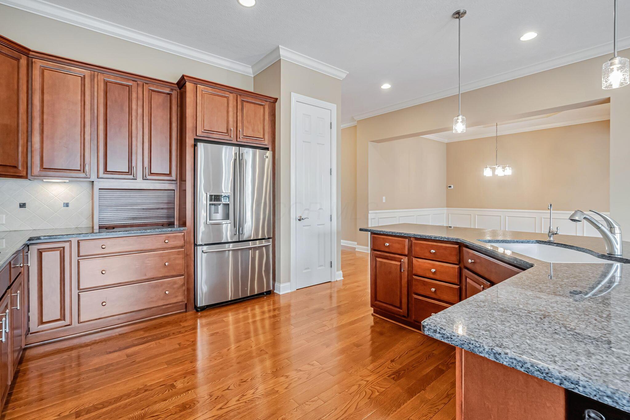 6016 Tournament Drive, Westerville, Ohio image 13