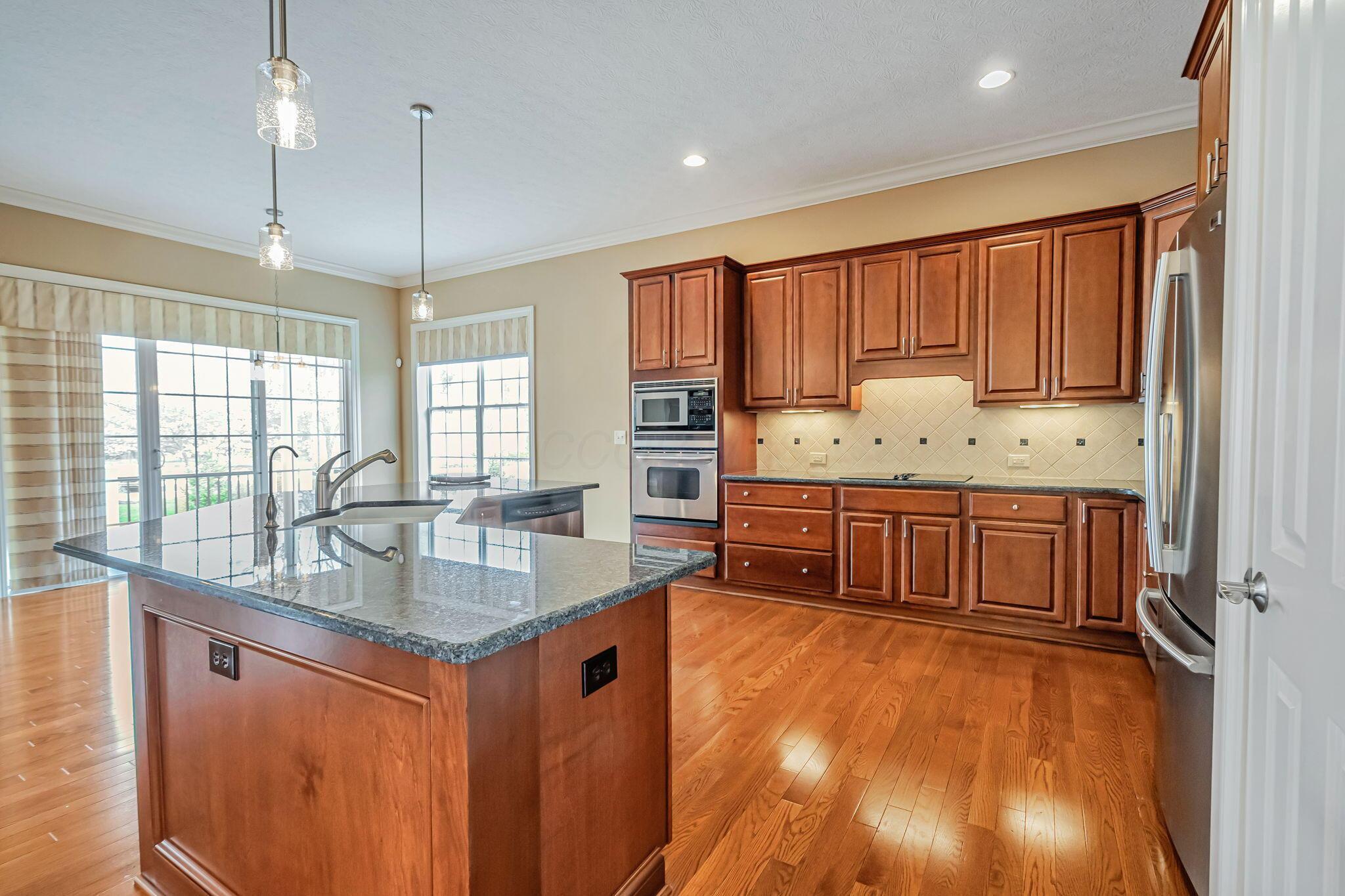 6016 Tournament Drive, Westerville, Ohio image 14