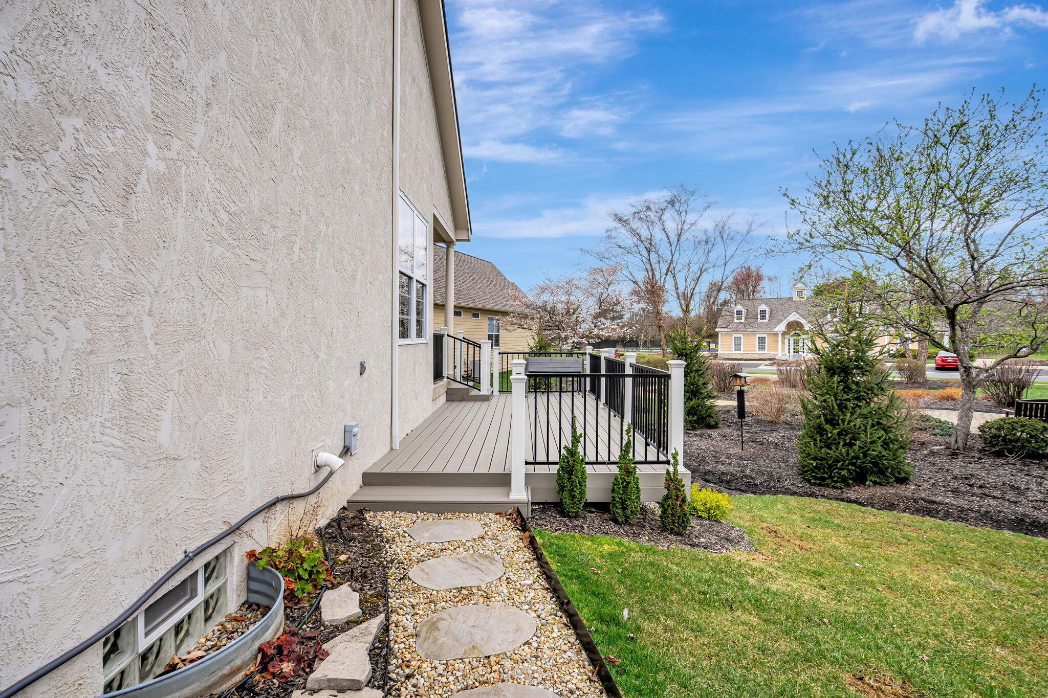 6016 Tournament Drive, Westerville, Ohio image 45
