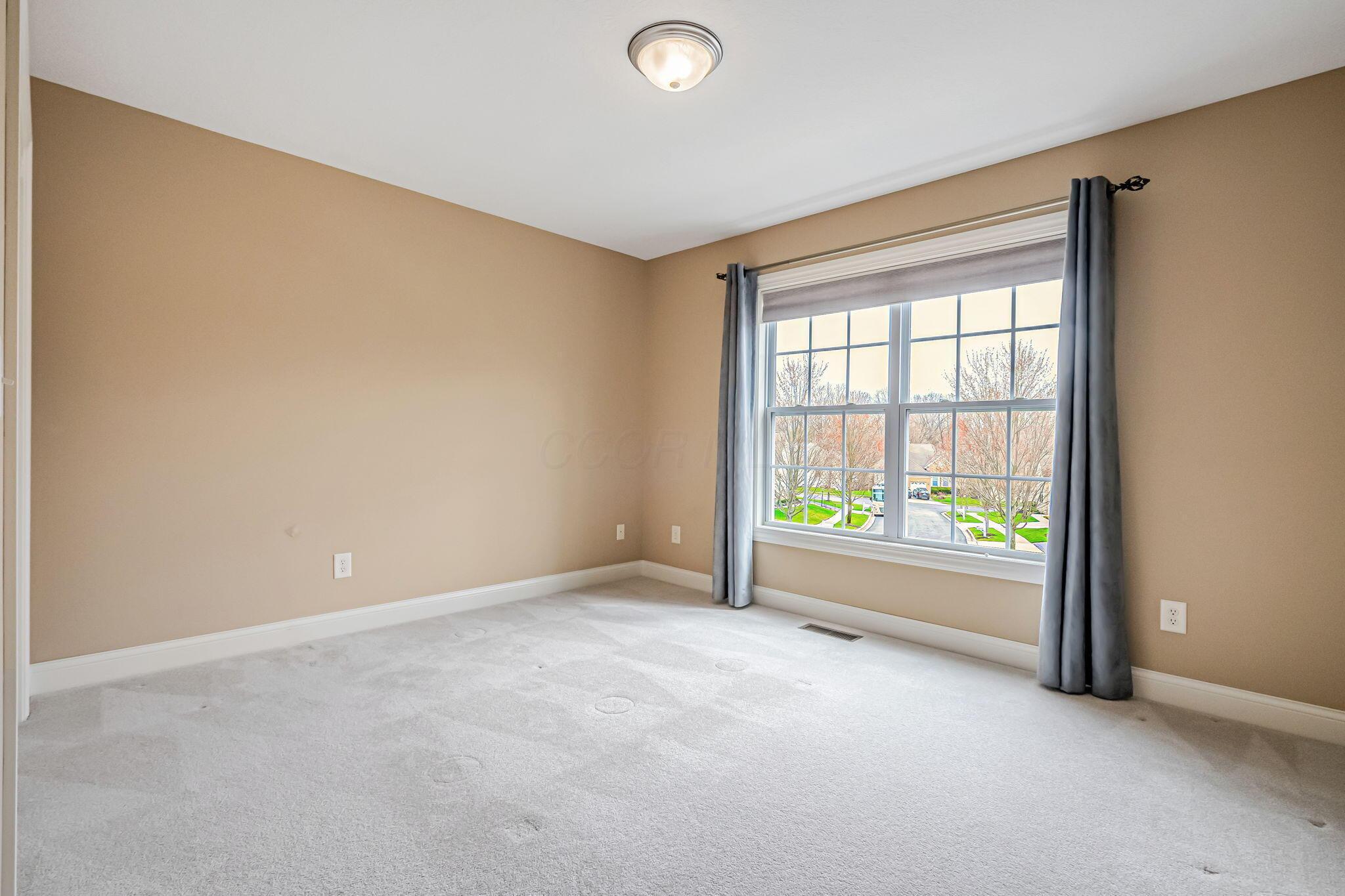 6016 Tournament Drive, Westerville, Ohio image 32