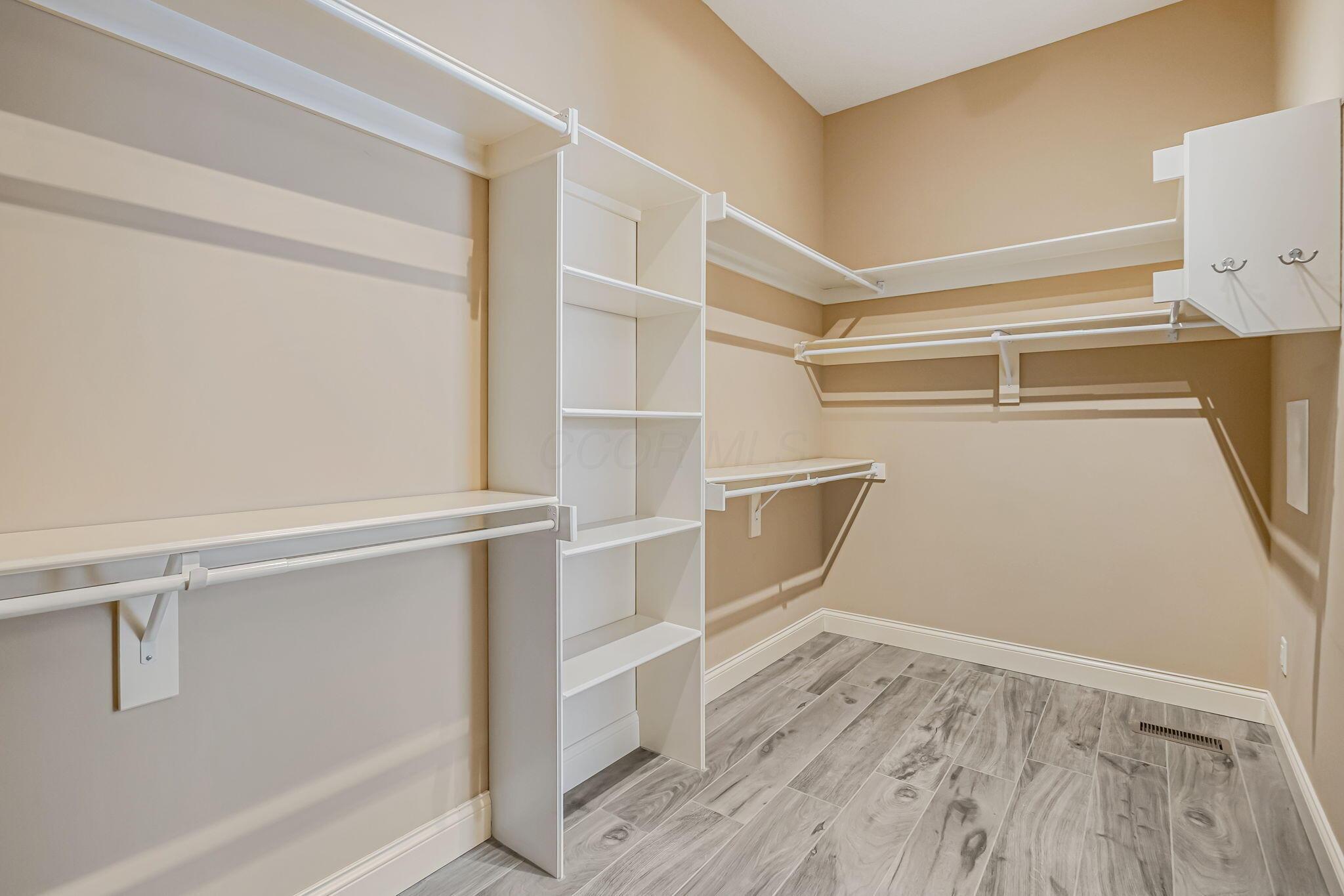 6016 Tournament Drive, Westerville, Ohio image 34
