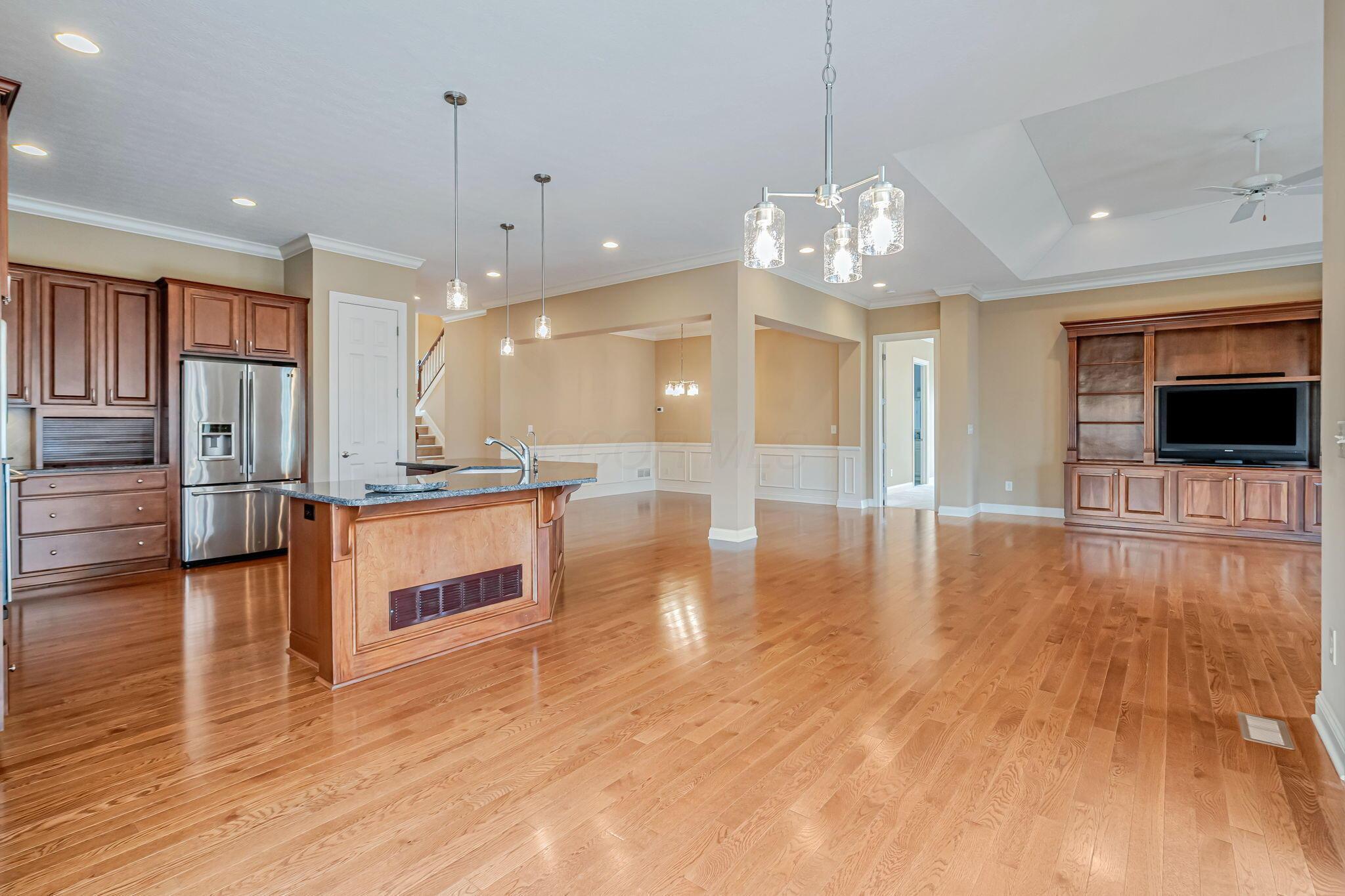 6016 Tournament Drive, Westerville, Ohio image 17