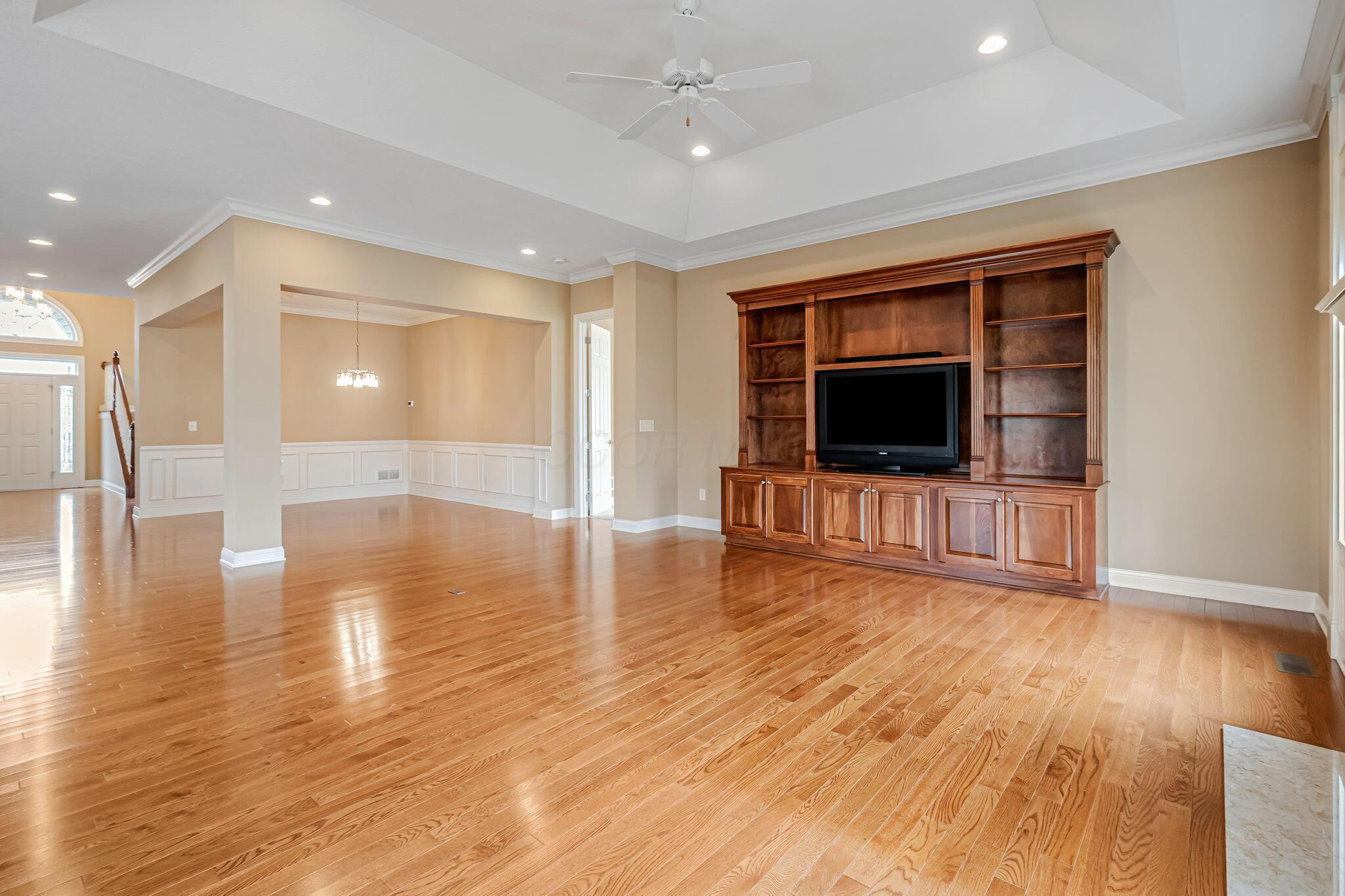 6016 Tournament Drive, Westerville, Ohio image 12
