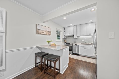 Tiny photo for 1631 Roxbury Road A1 #A1, Columbus, OH 43212 (MLS # 226000606)