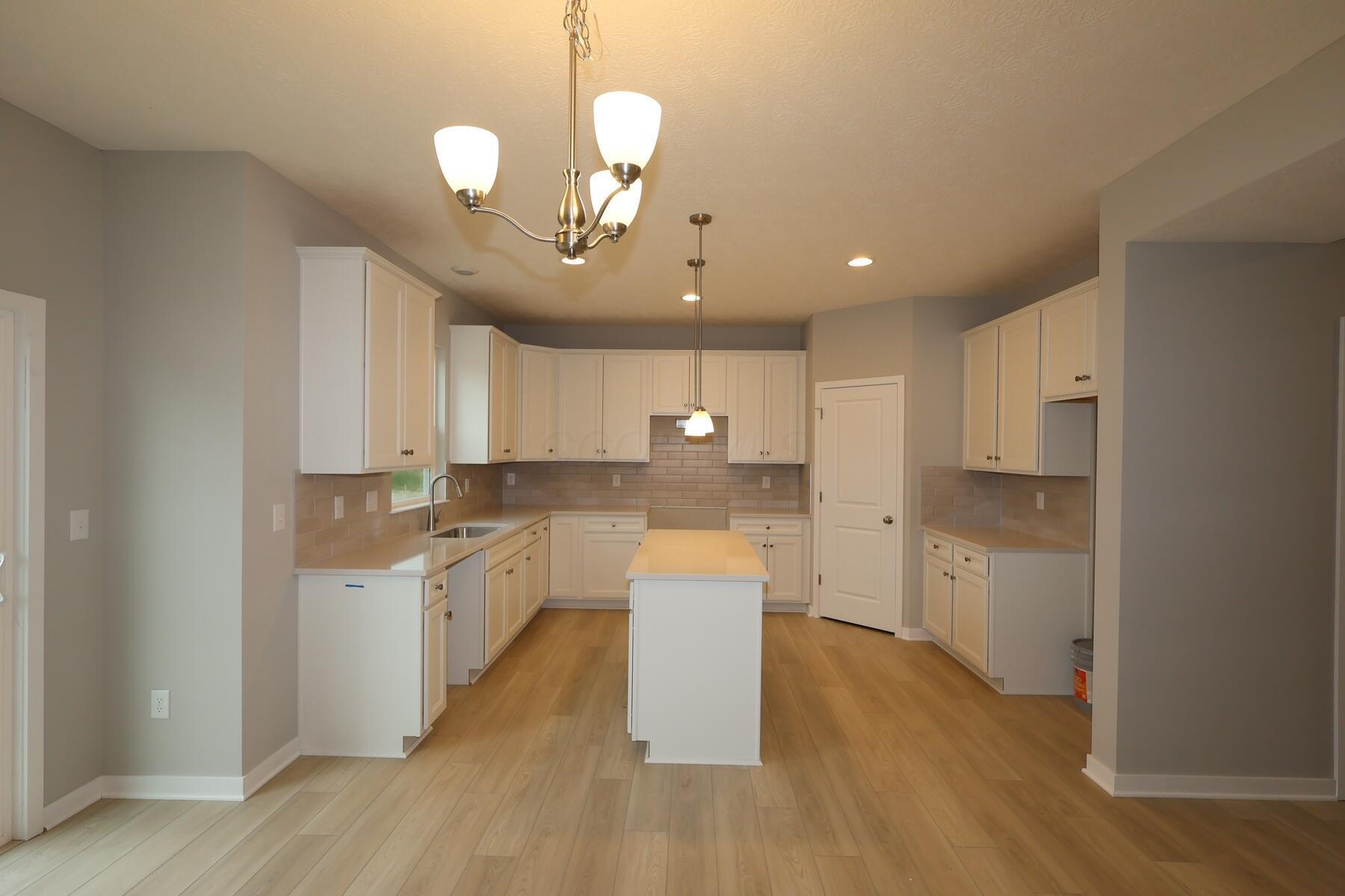 4625 Burgstaller Court, Grove City, Ohio image 5