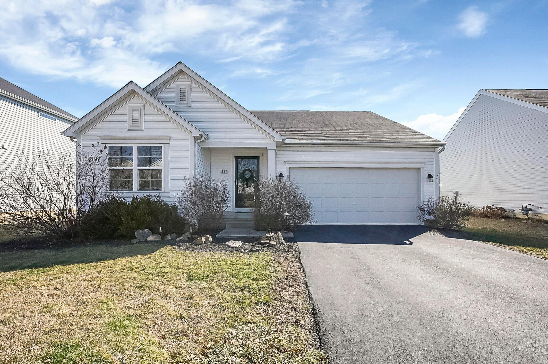 263 Glen Crossing Drive, Etna, Ohio image 1