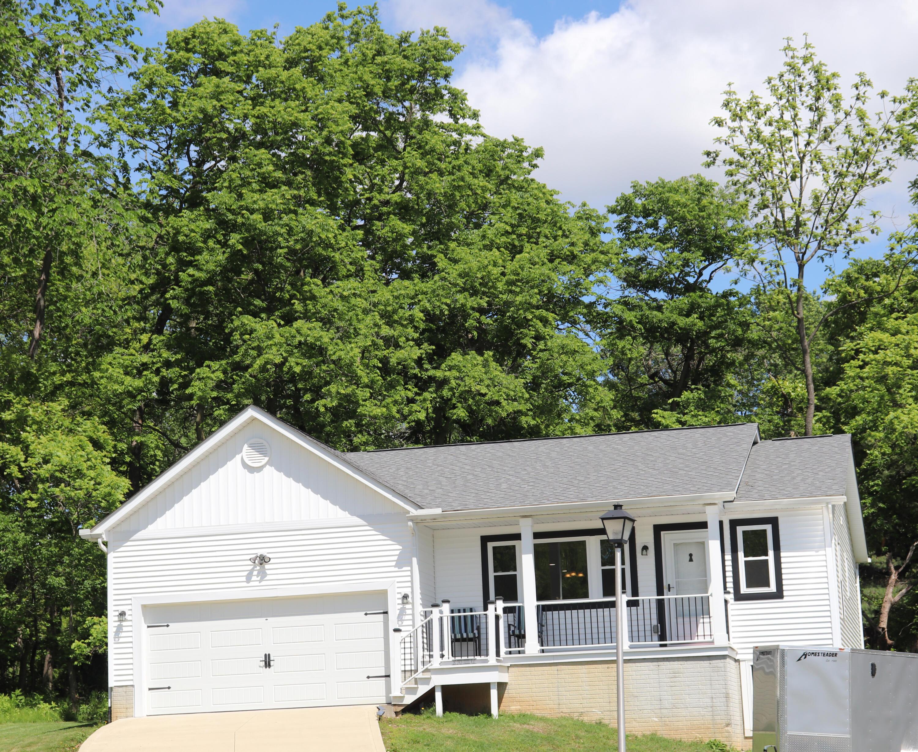 187 Twin Creek Way, Lancaster, Ohio image 1