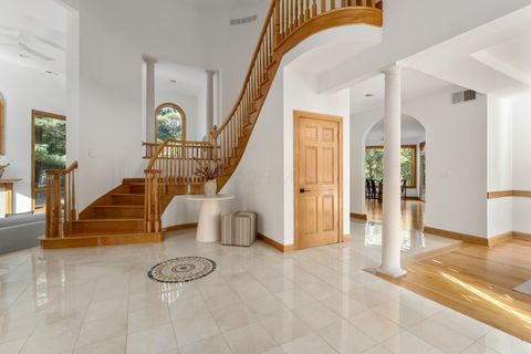 Photo of 784 Pinecliff Place, Columbus, OH 43085 (MLS # 225043777)