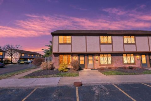 Photo of 5562 Cartwright Lane 13 #13, Columbus, OH 43231 (MLS # 226006956)