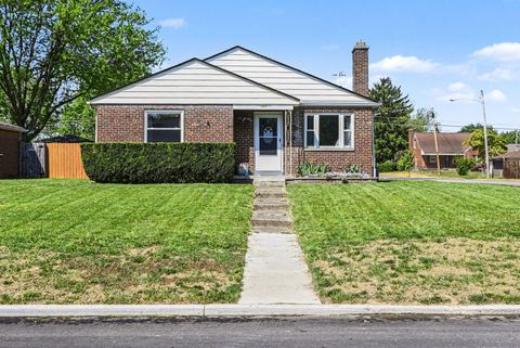 Photo of 1585 Linwood Avenue, Columbus, OH 43207 (MLS # 226013863)