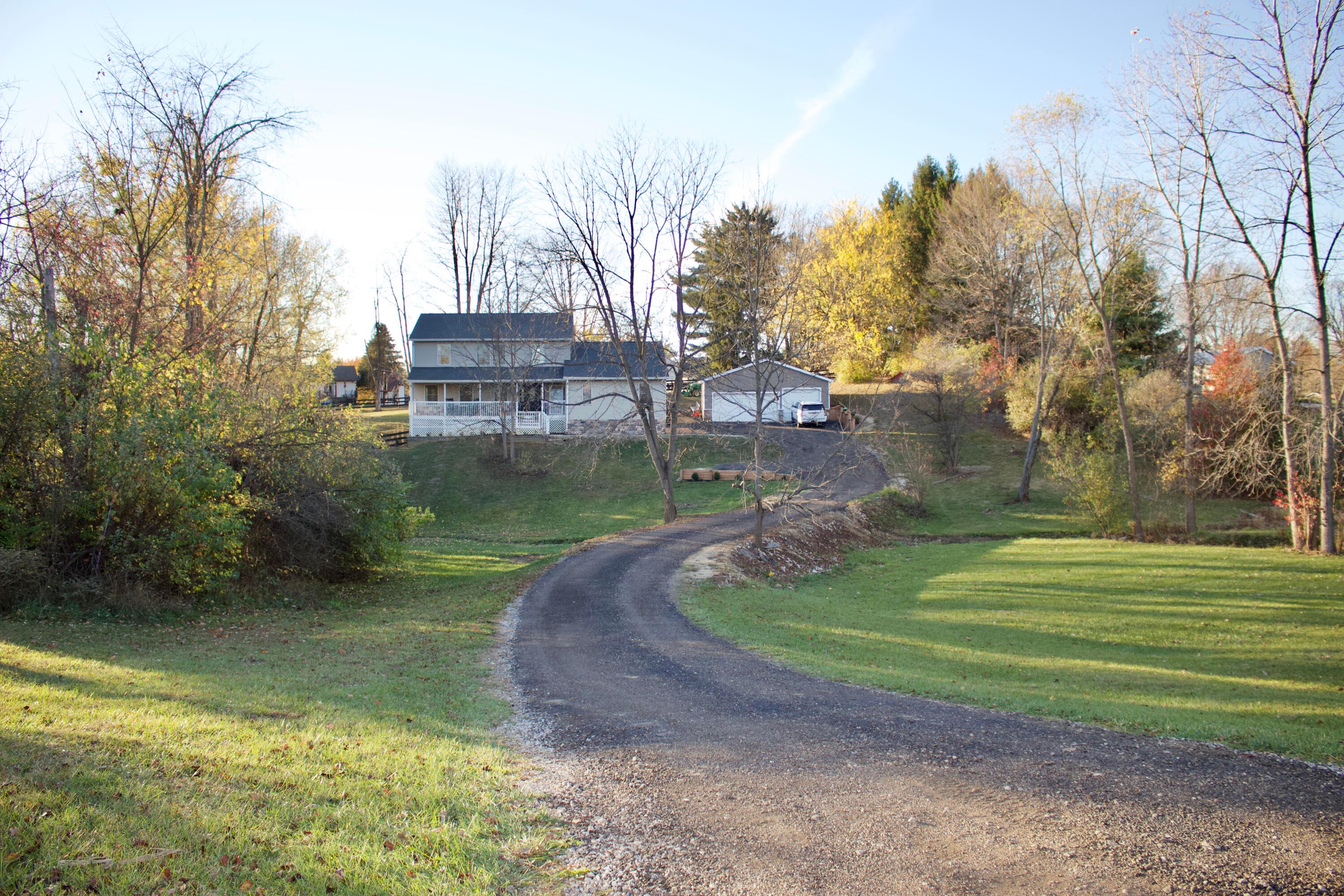 5332 Watkins Road, Pataskala, Ohio image 2