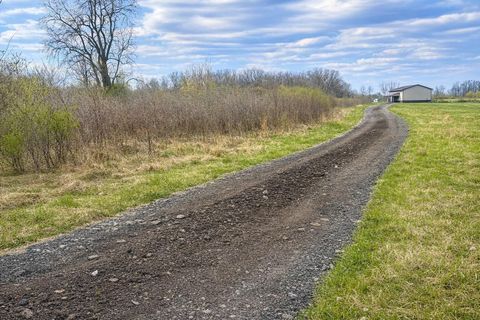 Photo of 3233 Lundy Lane, London, OH 43140 (MLS # 226011459)