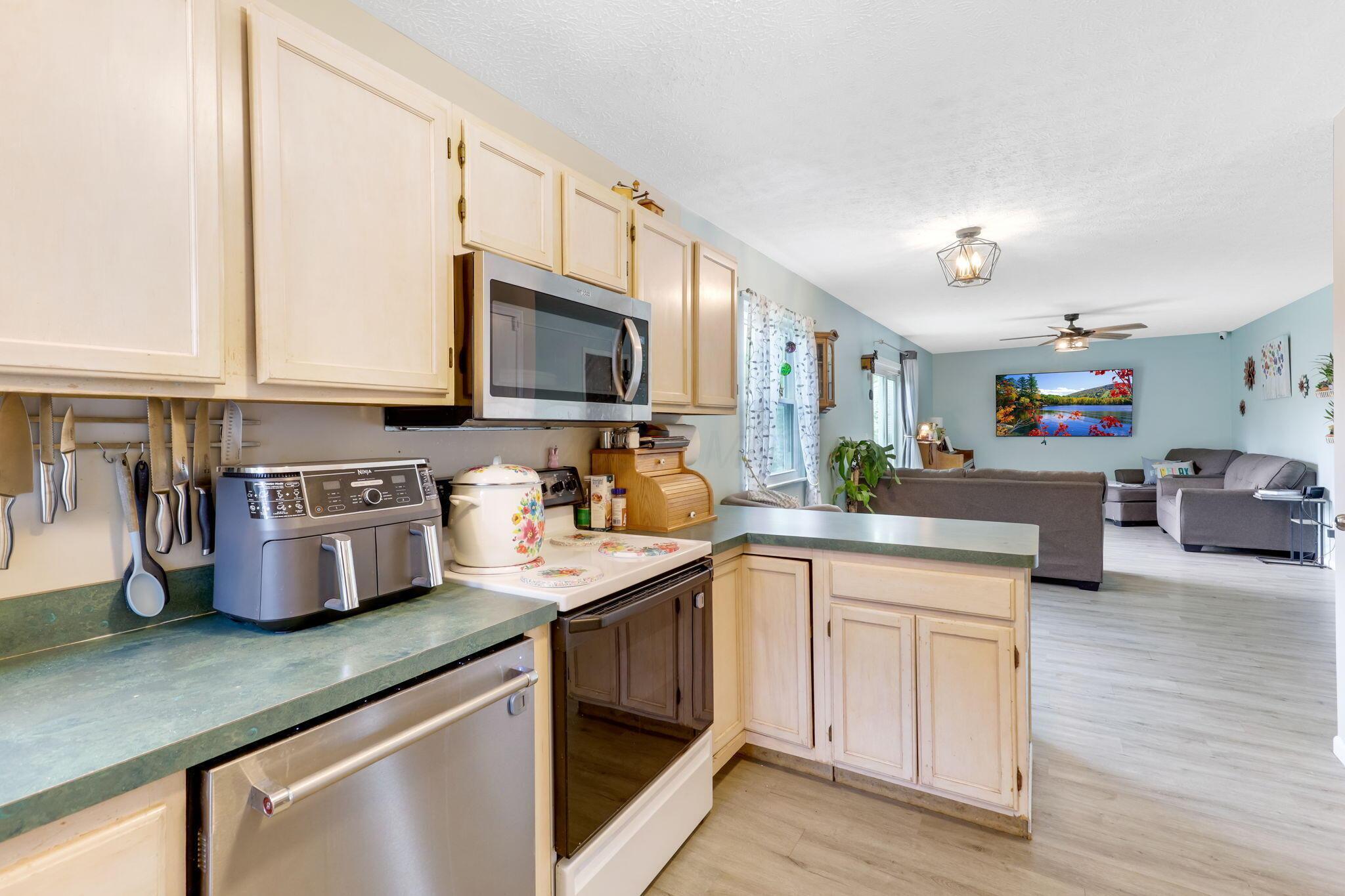 6582 Cloverlawn Circle, Canal Winchester, Ohio image 17