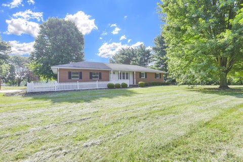 Photo of 274 N Galena Road, Sunbury, OH 43074 (MLS # 226024818)
