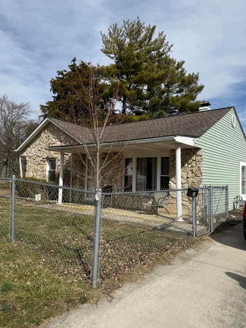Photo of 36 Putnam Avenue, West Jefferson, OH 43162 (MLS # 226005736)