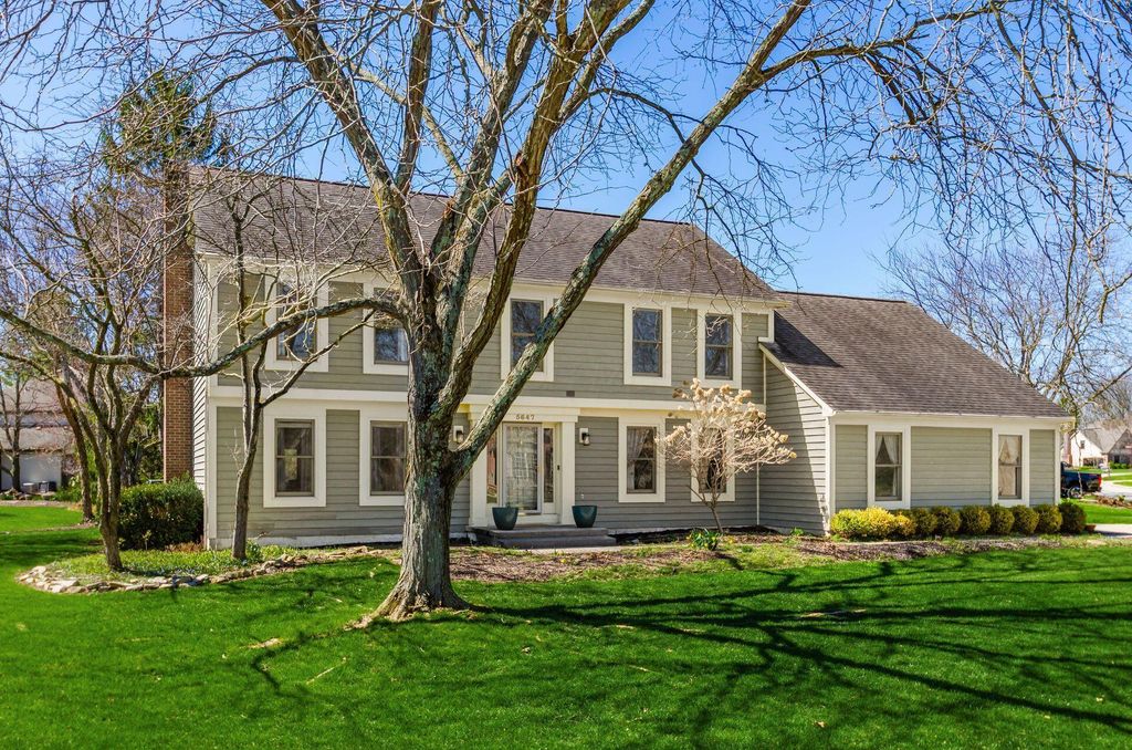 Photo of 5647 Loch Broom Circle, Dublin, OH 43017 (MLS # 226012598)
