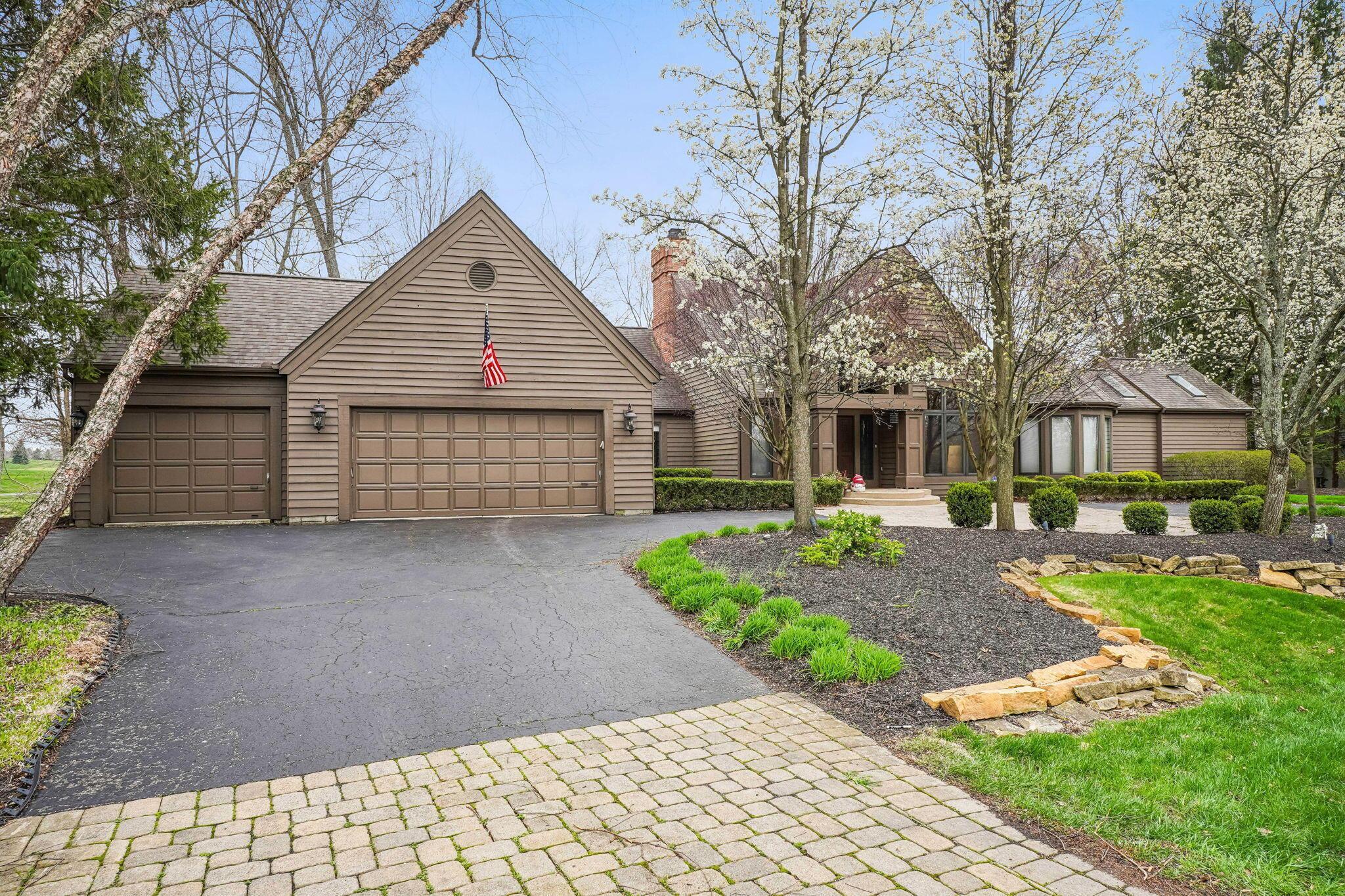 10041 Wellington Boulevard, Powell, Ohio image 1