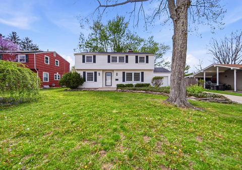 Photo of 429 Carilla Lane, Columbus, OH 43228 (MLS # 226011878)