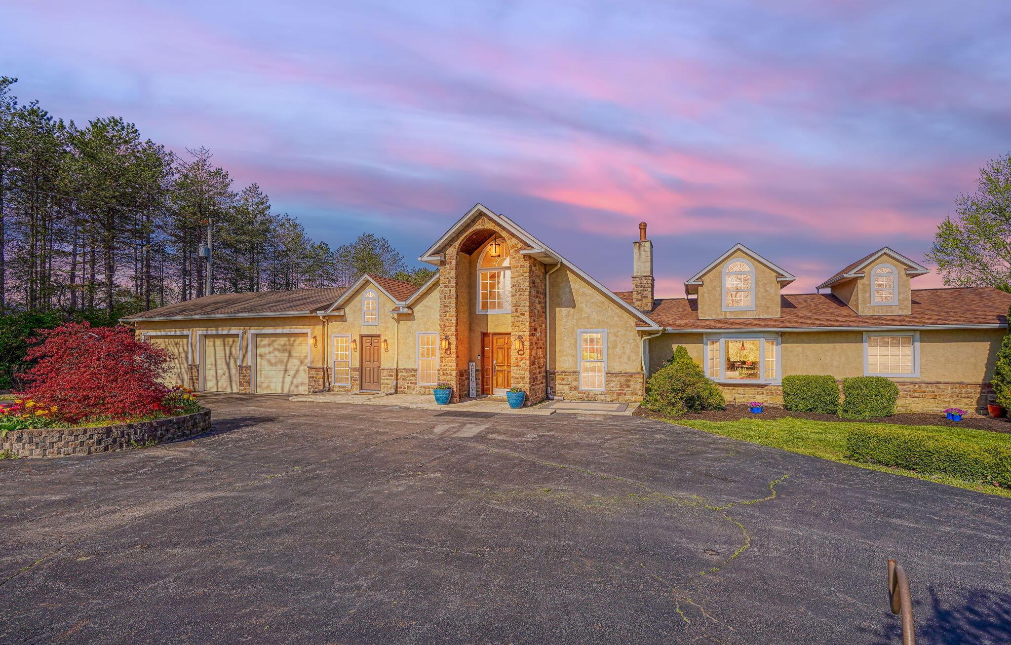 4251 Harrisburg Georgesville Road, Grove City, Ohio image 6
