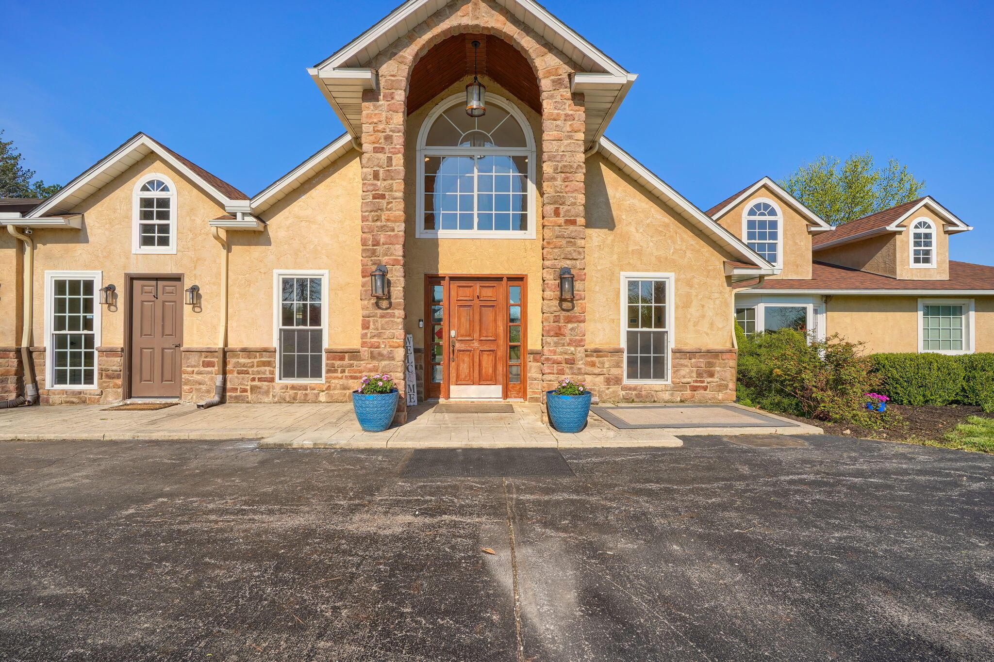 4251 Harrisburg Georgesville Road, Grove City, Ohio image 17