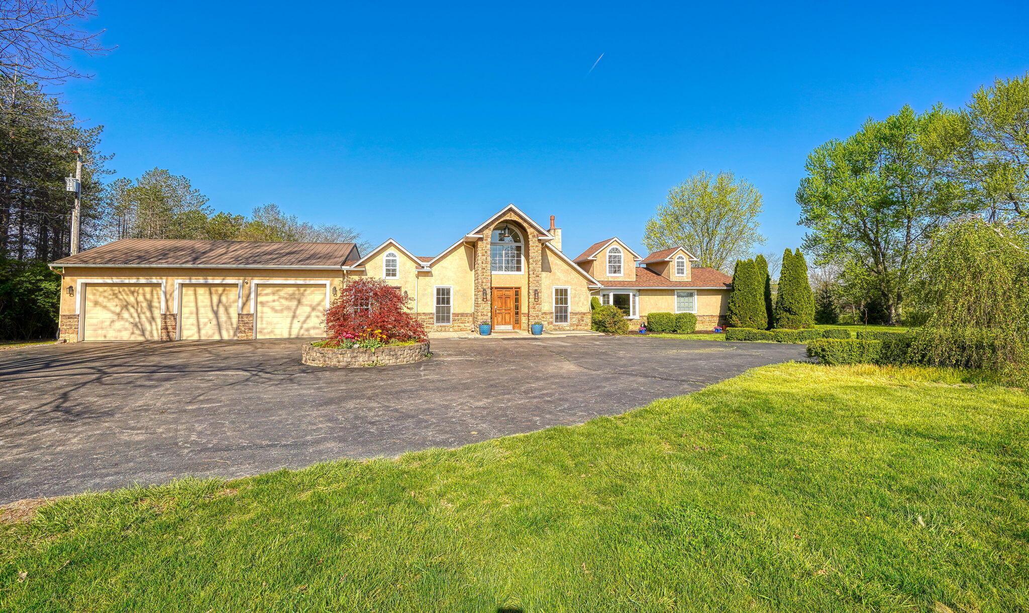 4251 Harrisburg Georgesville Road, Grove City, Ohio image 14