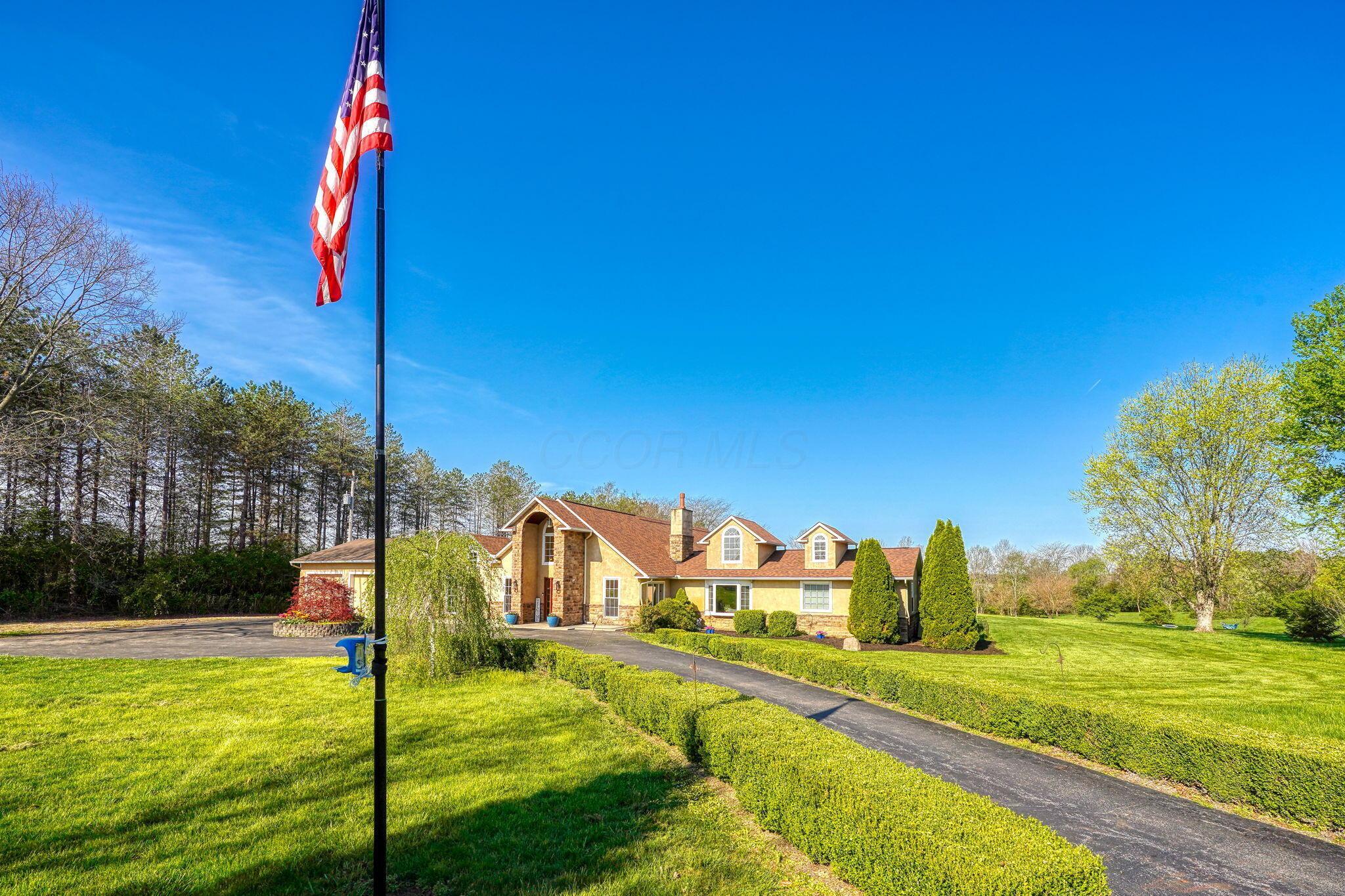 4251 Harrisburg Georgesville Road, Grove City, Ohio image 10