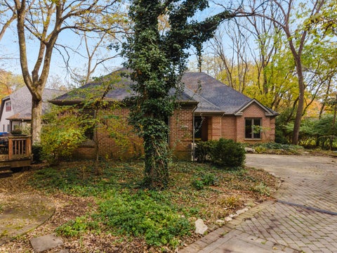 Tiny photo for 3163 Melbury Drive, Columbus, OH 43221 (MLS # 226040965)