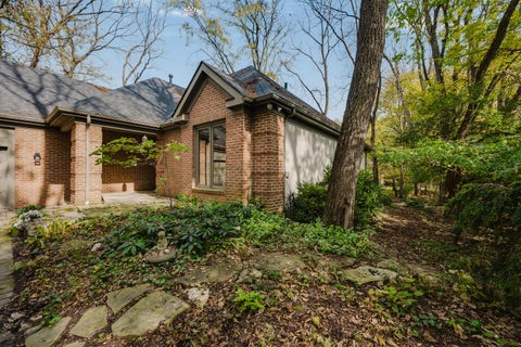 Tiny photo for 3163 Melbury Drive, Columbus, OH 43221 (MLS # 226040965)