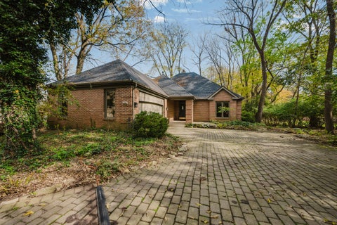 Tiny photo for 3163 Melbury Drive, Columbus, OH 43221 (MLS # 226040965)