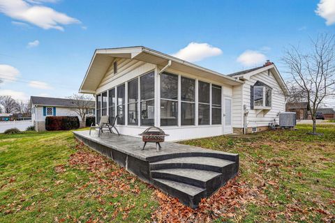 Tiny photo for 122 Columbia Drive, Waverly, OH 45690 (MLS # 225044596)