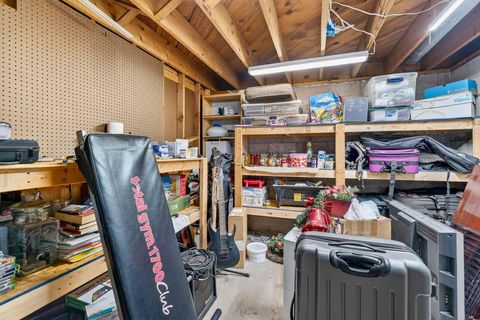 Tiny photo for 122 Columbia Drive, Waverly, OH 45690 (MLS # 225044596)