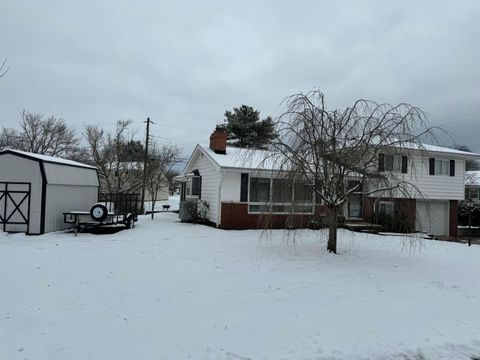 Tiny photo for 122 Columbia Drive, Waverly, OH 45690 (MLS # 225044596)