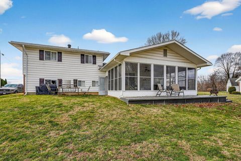 Tiny photo for 122 Columbia Drive, Waverly, OH 45690 (MLS # 225044596)