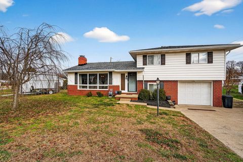 Tiny photo for 122 Columbia Drive, Waverly, OH 45690 (MLS # 225044596)