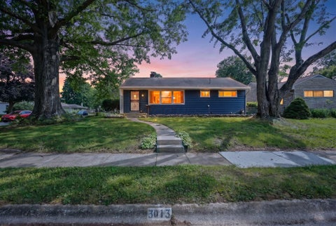 Photo of 3013 Hampshire Road, Columbus, OH 43209 (MLS # 226020882)