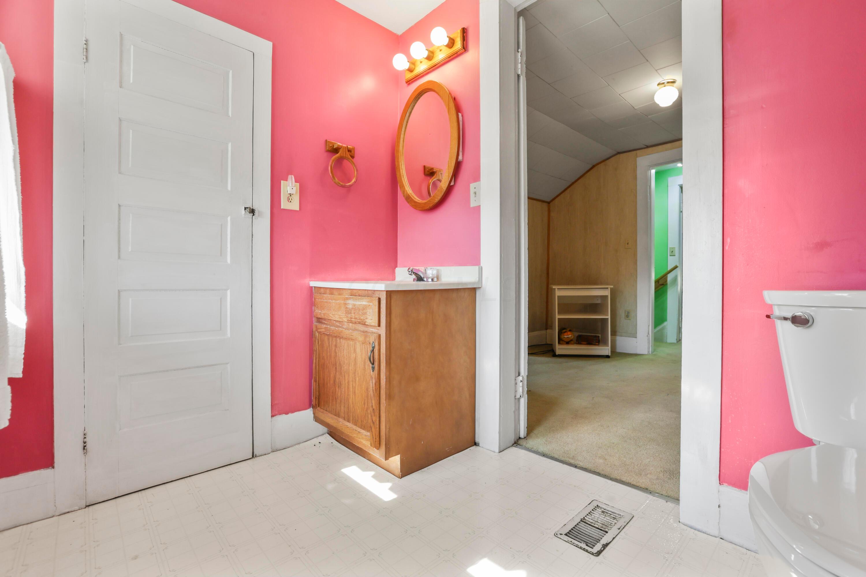 251 Zanesville Road, Roseville, Ohio image 26