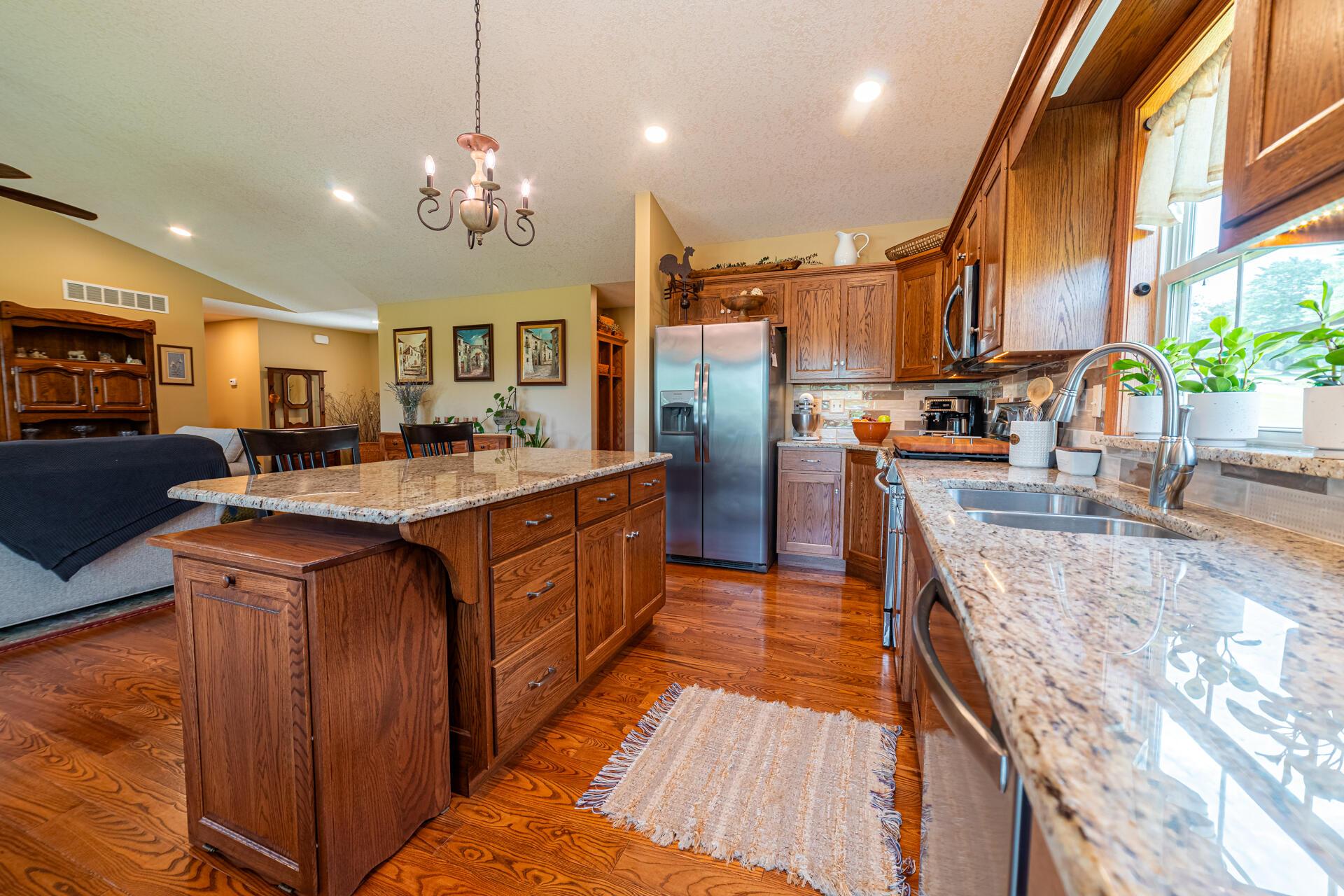 846 Fairway Drive, Howard, Ohio image 18