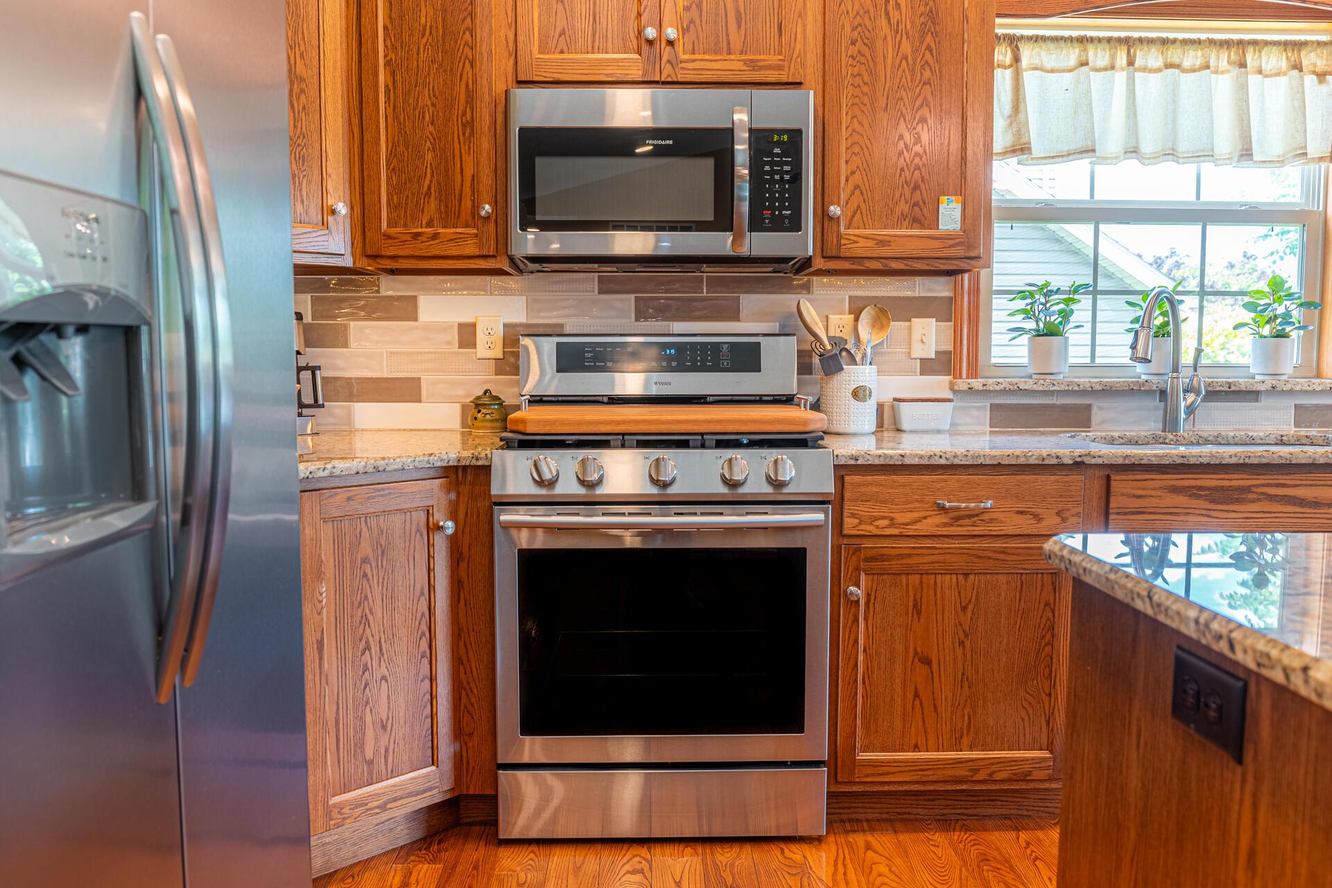 846 Fairway Drive, Howard, Ohio image 10