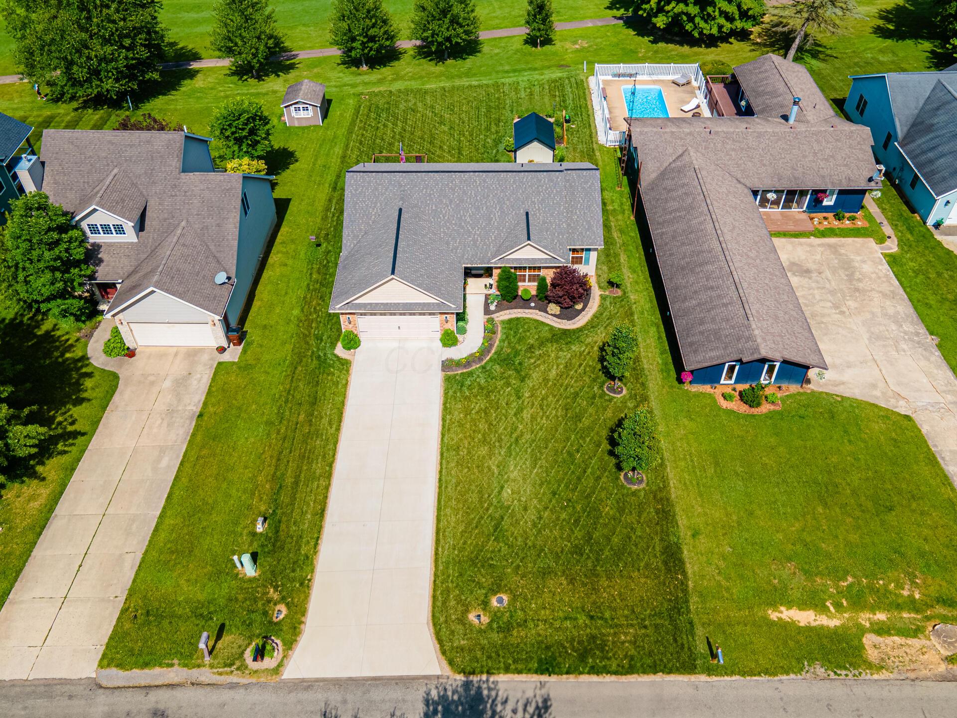 846 Fairway Drive, Howard, Ohio image 3