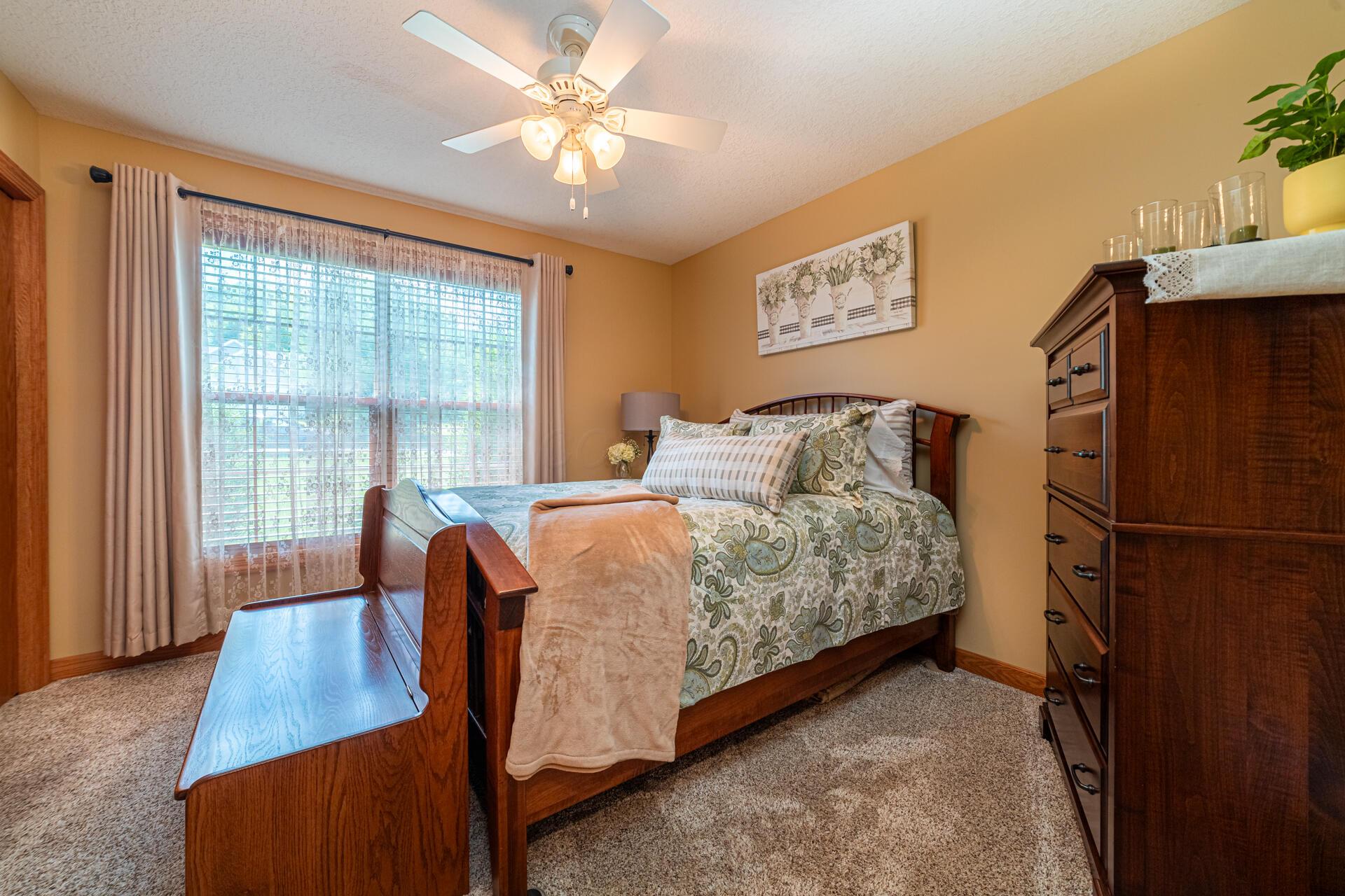 846 Fairway Drive, Howard, Ohio image 25