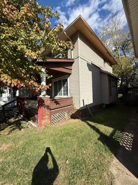 Photo of 74 S Burgess Avenue, Columbus, OH 43204 (MLS # 225040695) Photo of 74 S Burgess Avenue, Columbus, OH 43204 (MLS # 225040695)