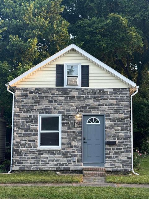 Homes For Sale - 207 E Mill Street<br/> Pickaway County, Circleville, OH 43113