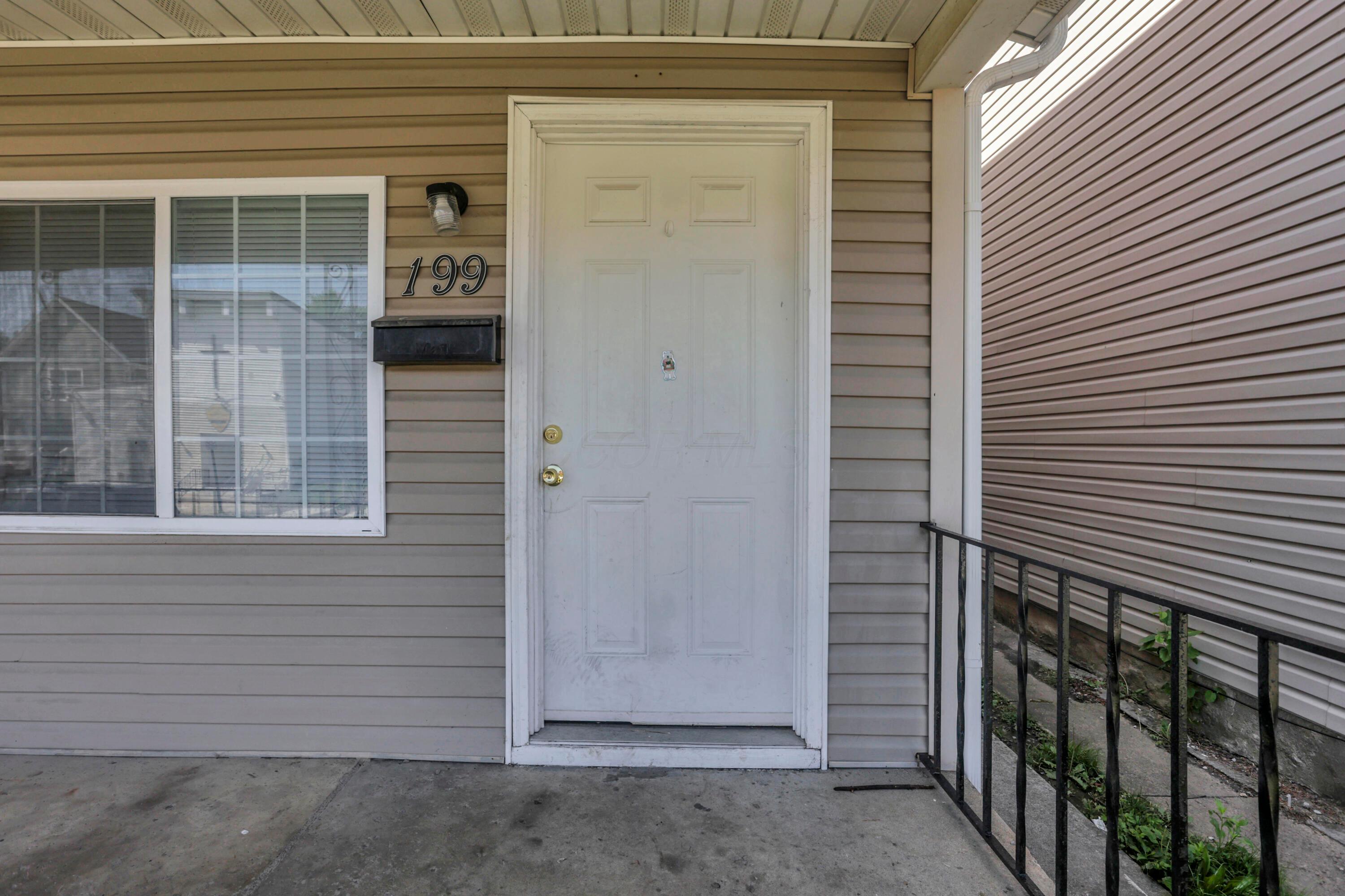 199-201 E Innis Avenue