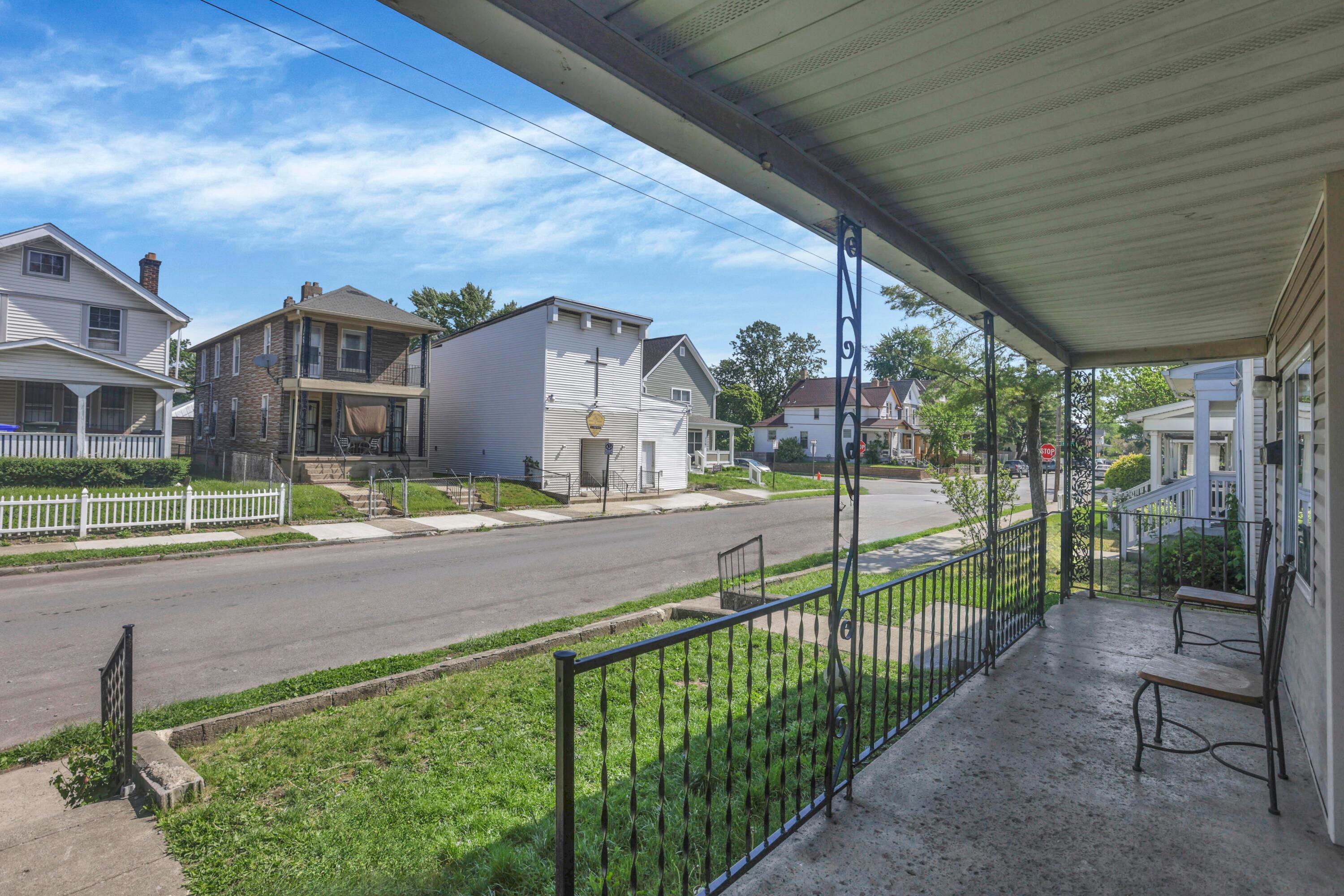 199-201 E Innis Avenue