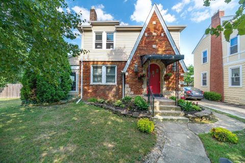 Photo of 638 Wiltshire Road, Columbus, OH 43204 (MLS # 225043602)