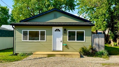 Photo of 54 4th Street, Buckeye Lake, OH 43008 (MLS # 226014152)