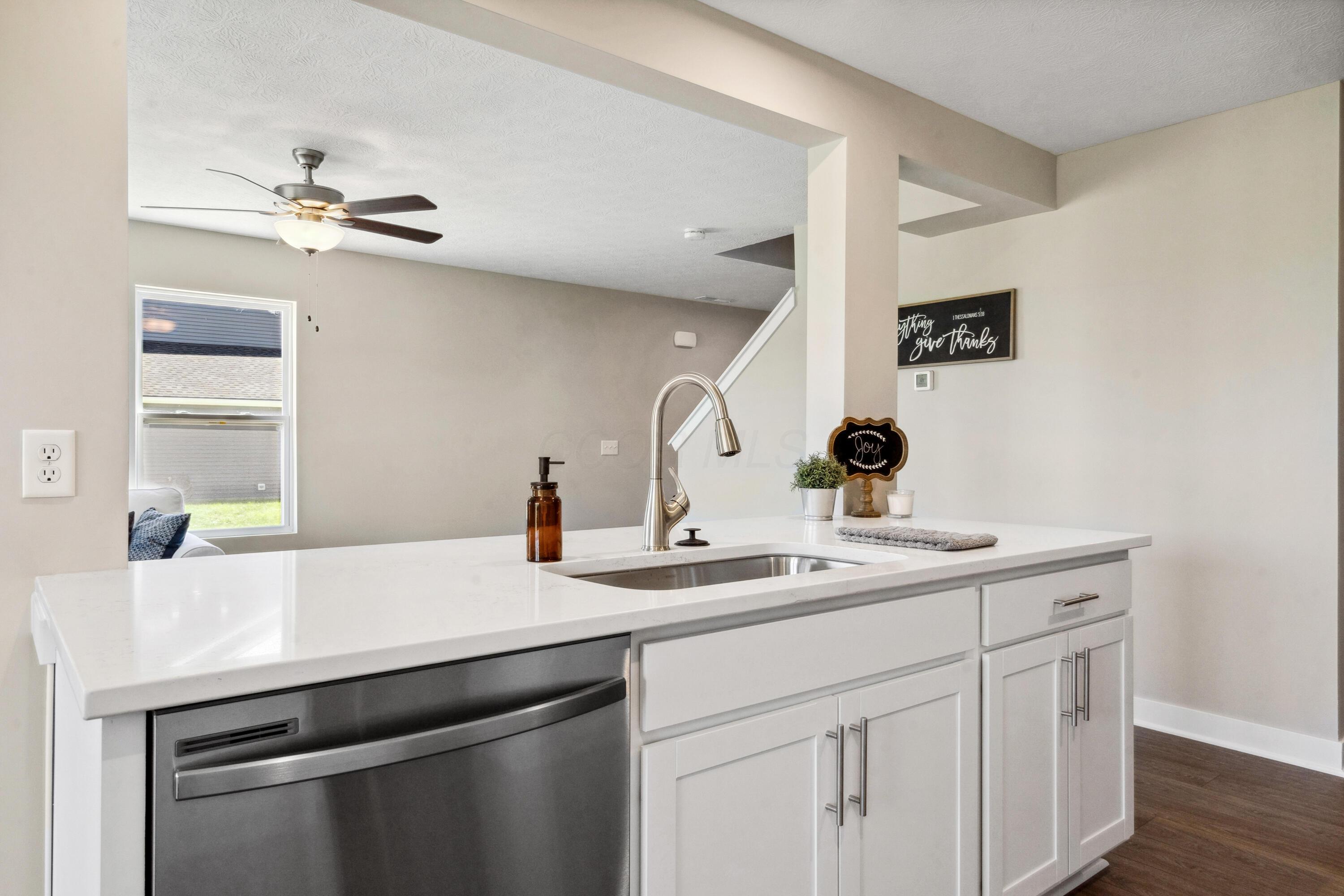 53 Genoa Circle, Commercial Point, Ohio image 3